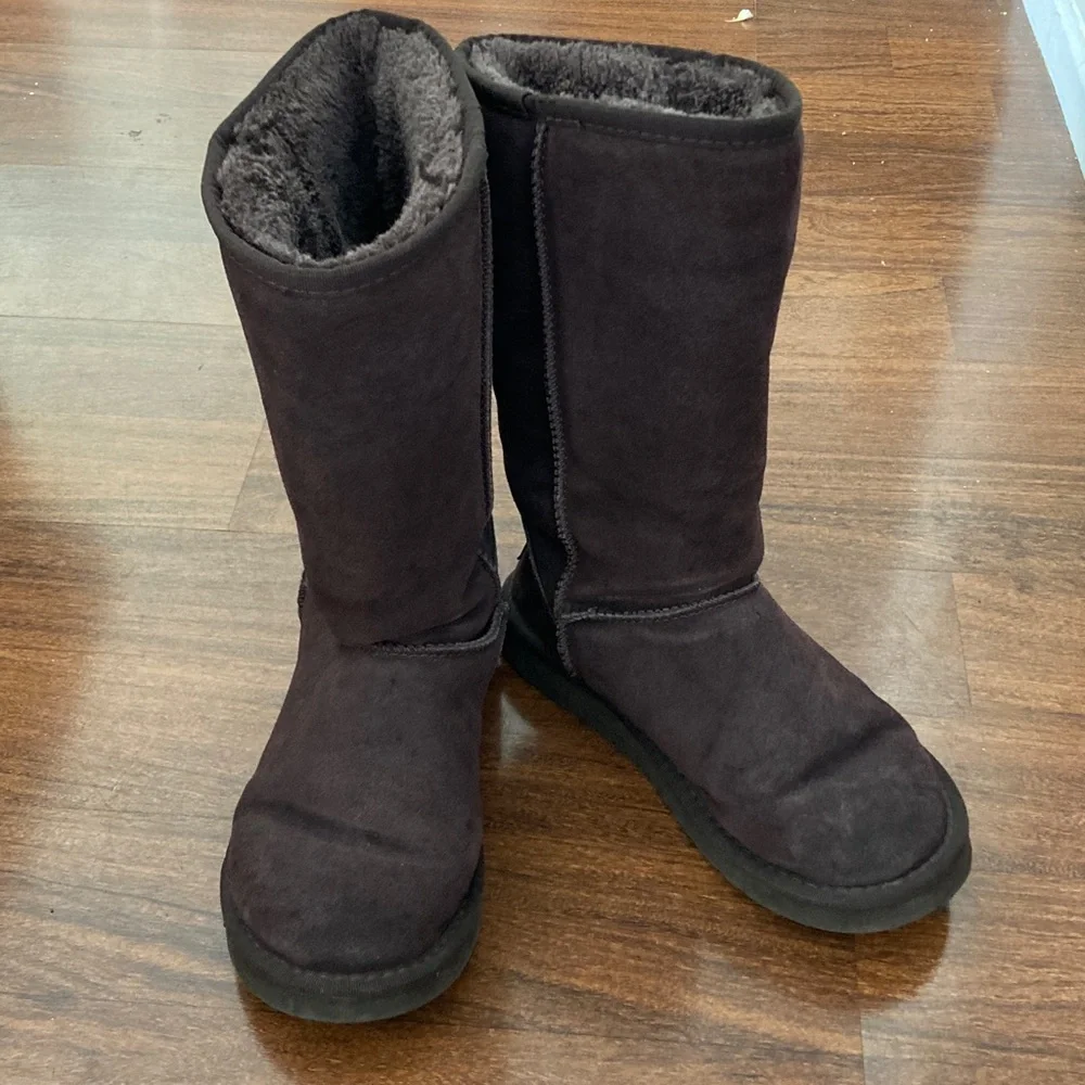 UGG Brown Short Suede Boots Sz 8
